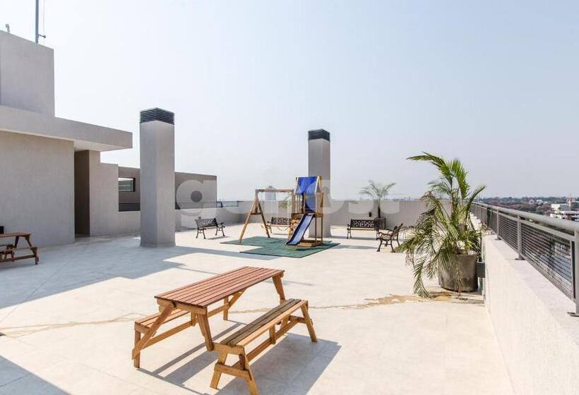 Spacious 2 Bedroom Apartment In Villa Morra