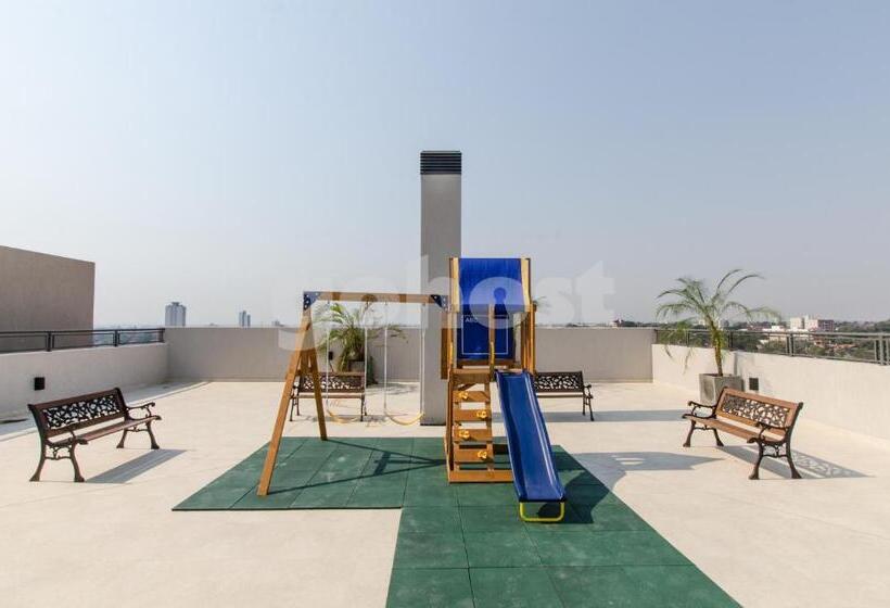 Spacious 2 Bedroom Apartment In Villa Morra