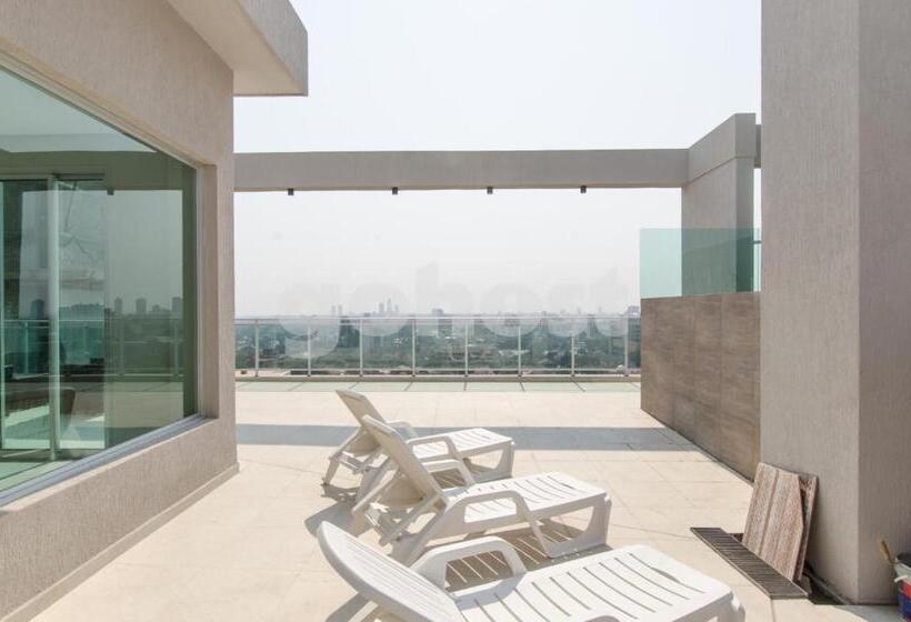 Spacious 2 Bedroom Apartment In Villa Morra