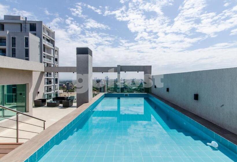 Spacious 2 Bedroom Apartment In Villa Morra