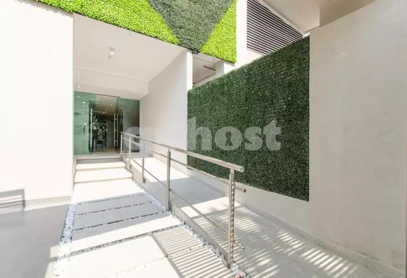 Spacious 2 Bedroom Apartment In Villa Morra