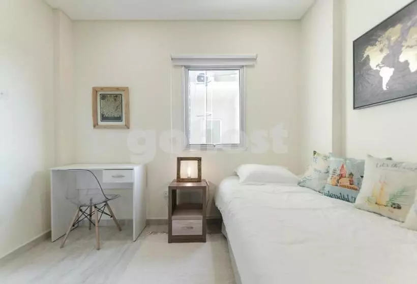 Spacious 2 Bedroom Apartment In Villa Morra