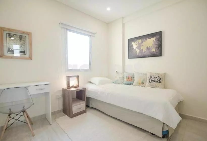 Spacious 2 Bedroom Apartment In Villa Morra