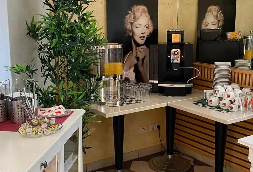 ホテル Landcafe Auszeit