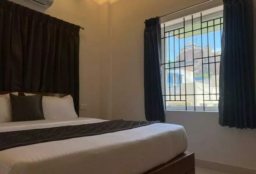 Le Hotel Host