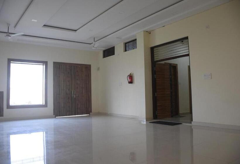 膳宿费 Guru Kripa Garden