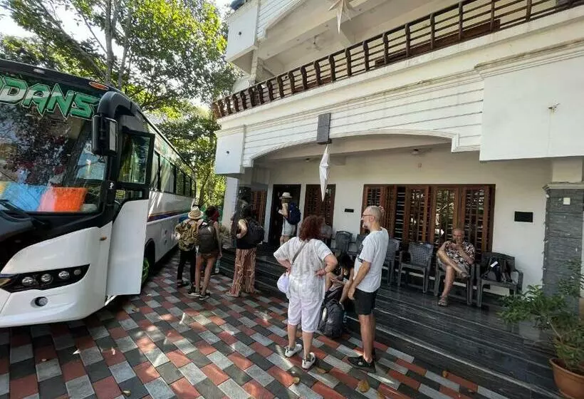 Majatalo Marari Raju Villa