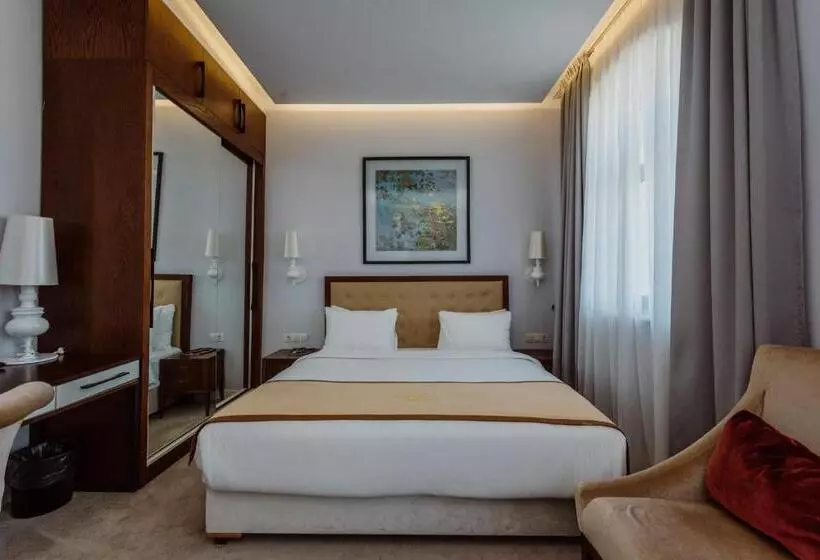 Golden Palace Batumi Hotel & Casino