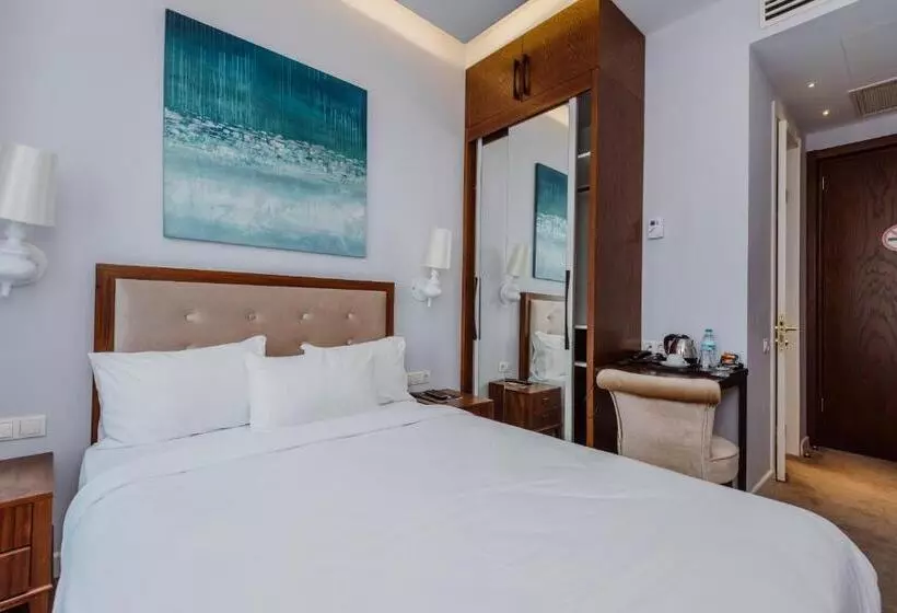 Golden Palace Batumi Hotel & Casino