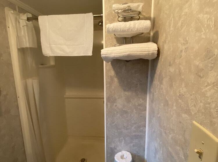 Отель Budget Lodge Warren