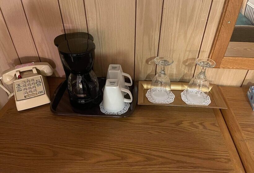 Отель Budget Lodge Warren