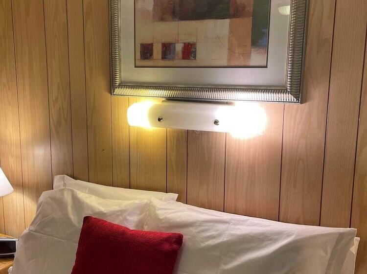 Отель Budget Lodge Warren