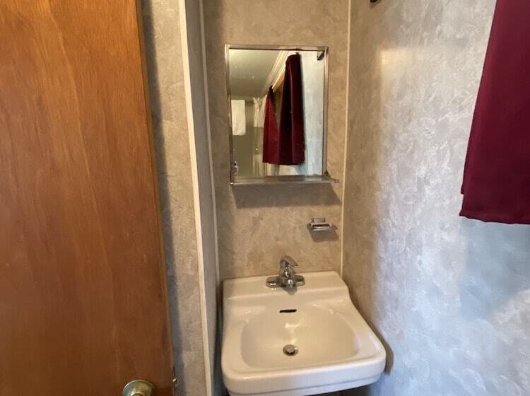 Отель Budget Lodge Warren