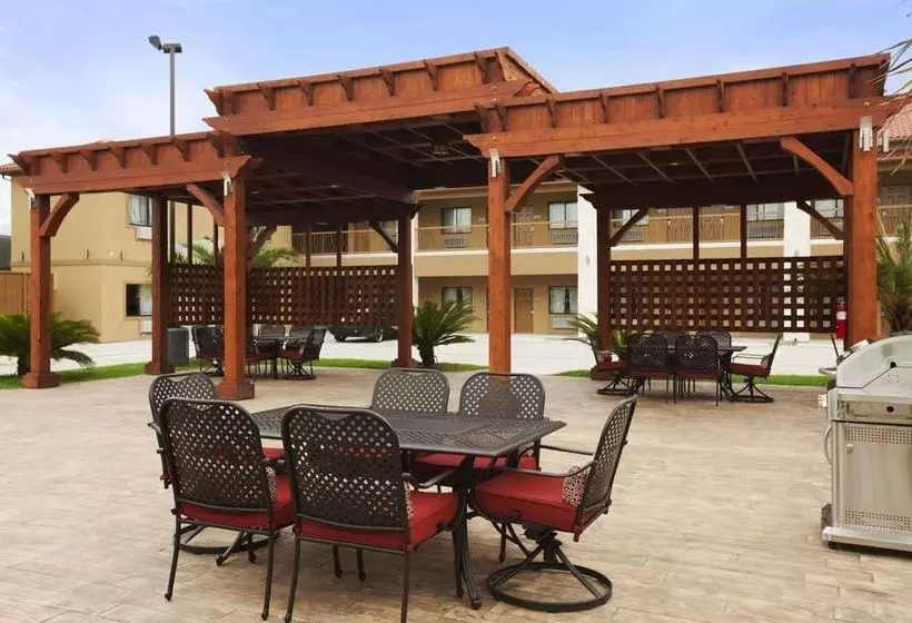 ホテル Days Inn & Suites By Wyndham Houston Northspring