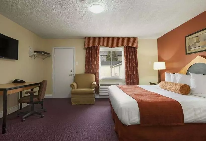 Hotelli Knights Inn Orangeville