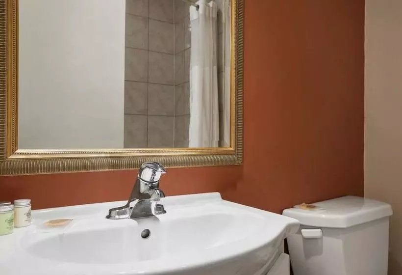 Hotelli Knights Inn Orangeville