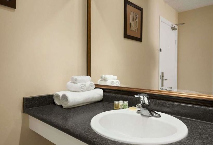 בית מלון כפרי Knights Inn Orangeville