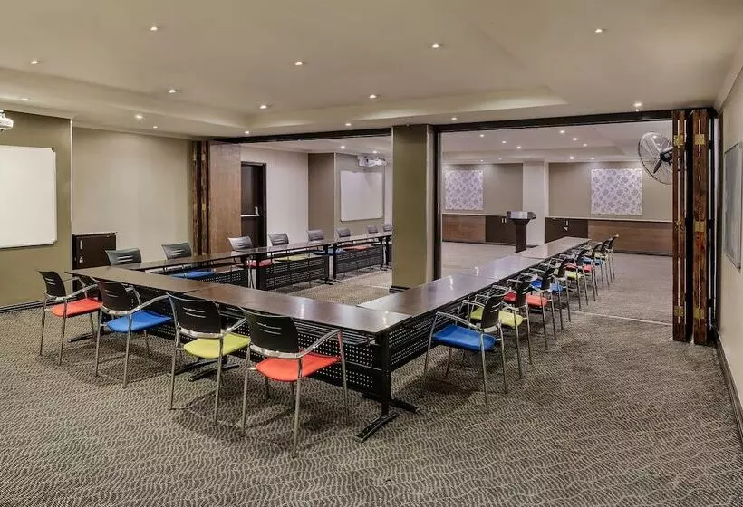 Protea Hotel By Marriott Lusaka Tower