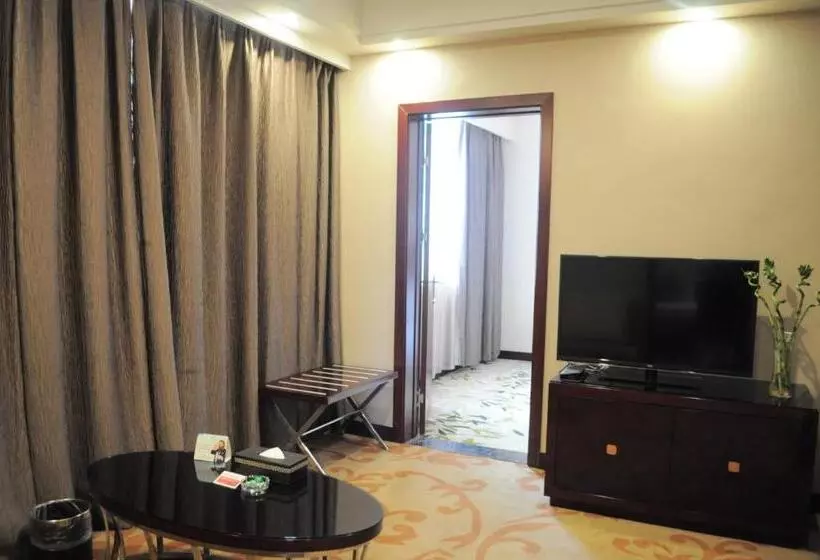 Отель Ramada Linyi North