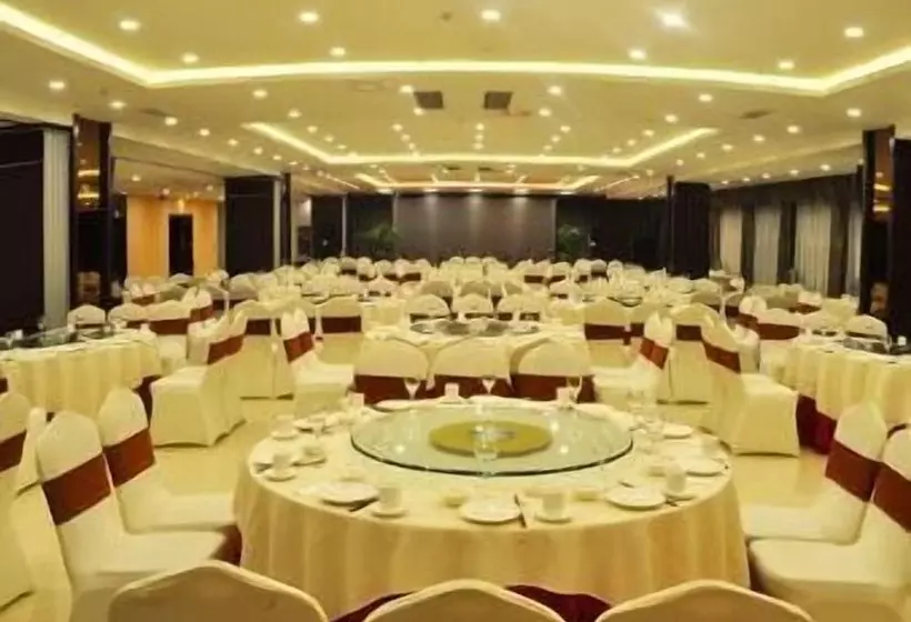 Отель Ramada Linyi North