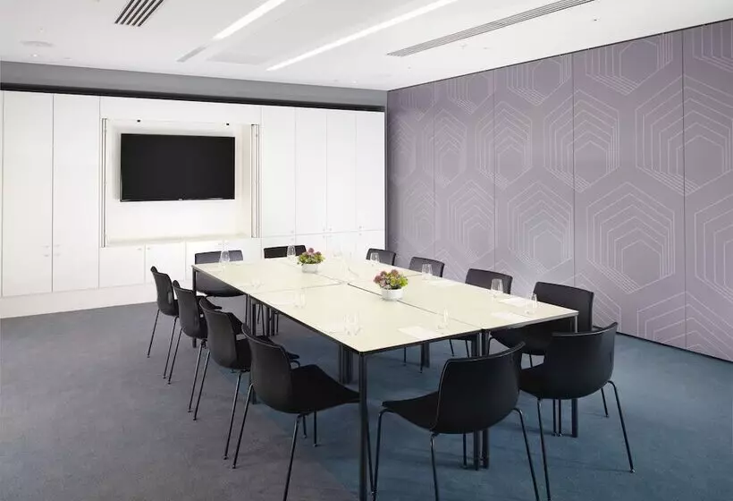 בית מלון כפרי Sea Containers London