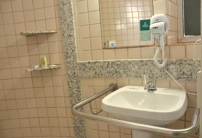 בית מלון כפרי Tower Franca