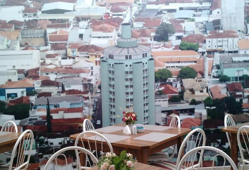 בית מלון כפרי Tower Franca