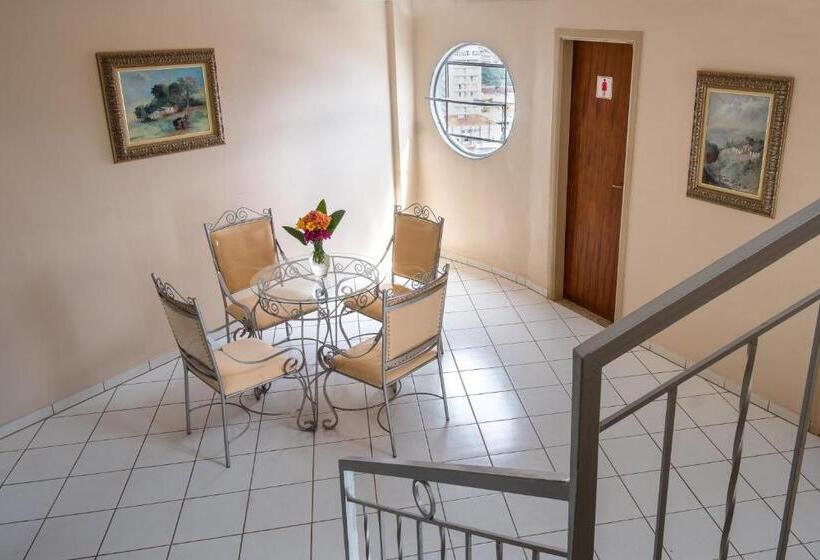 בית מלון כפרי Tower Franca