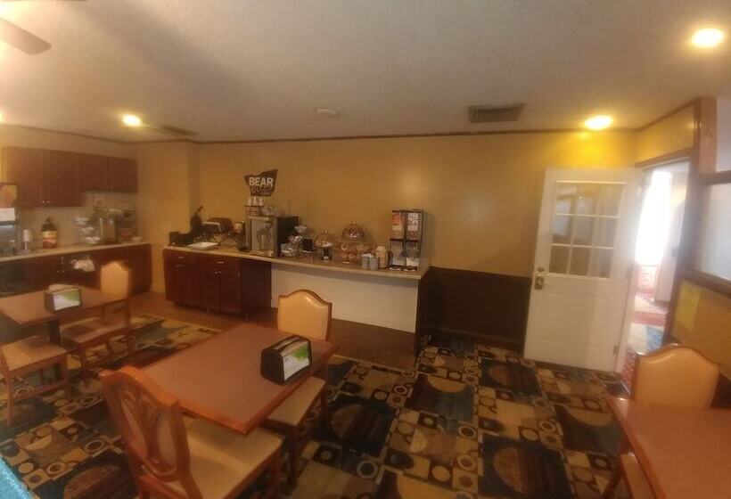 ホテル Travelodge By Wyndham Laramie