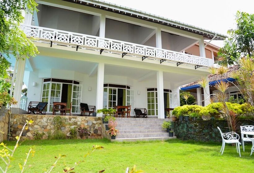 Laluna Ayurveda Resort