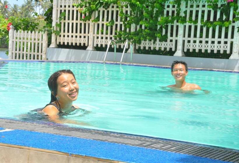 Laluna Ayurveda Resort