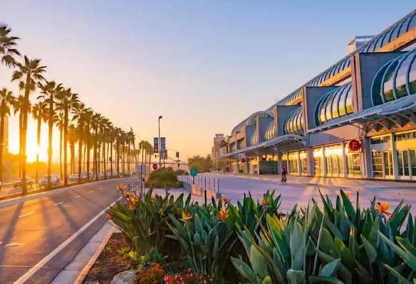 Pier South Resort, Autograph Collection