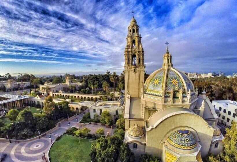 Pier South Resort, Autograph Collection