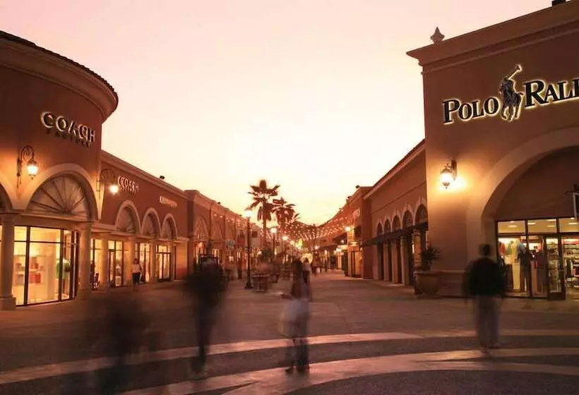 Pier South Resort, Autograph Collection