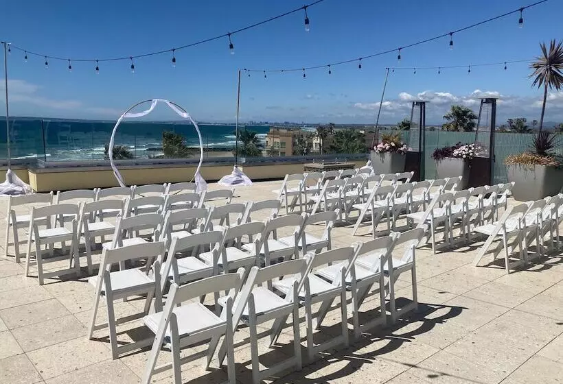 Pier South Resort, Autograph Collection