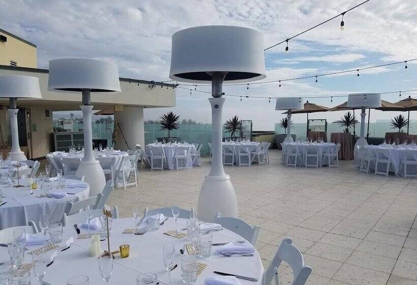 Pier South Resort, Autograph Collection