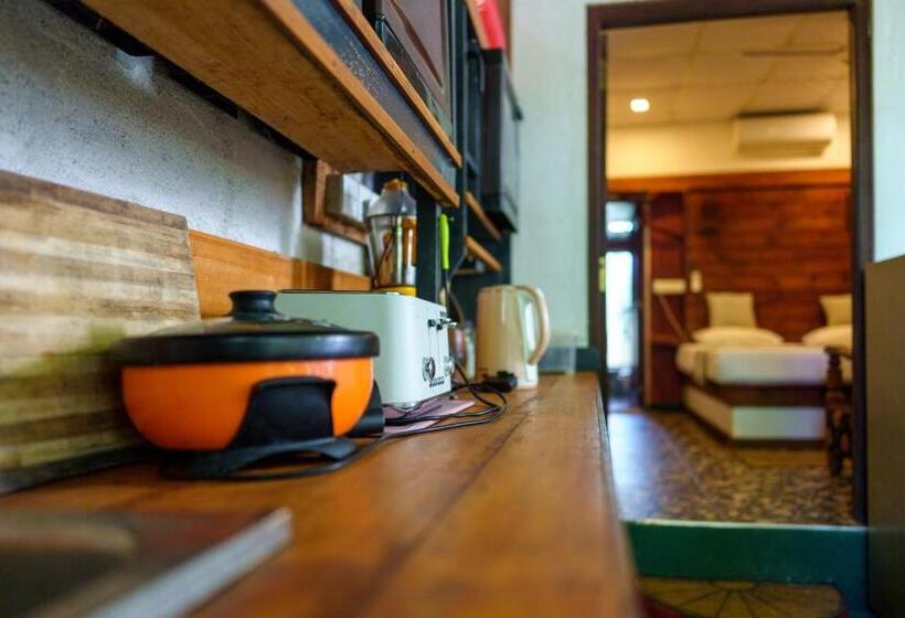 تختخواب و صبحانه Green Orange Villa