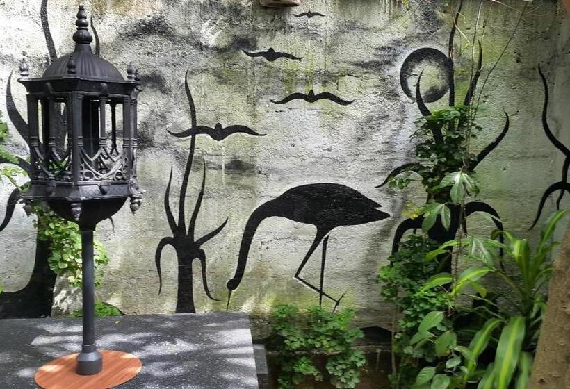 تختخواب و صبحانه Green Orange Villa