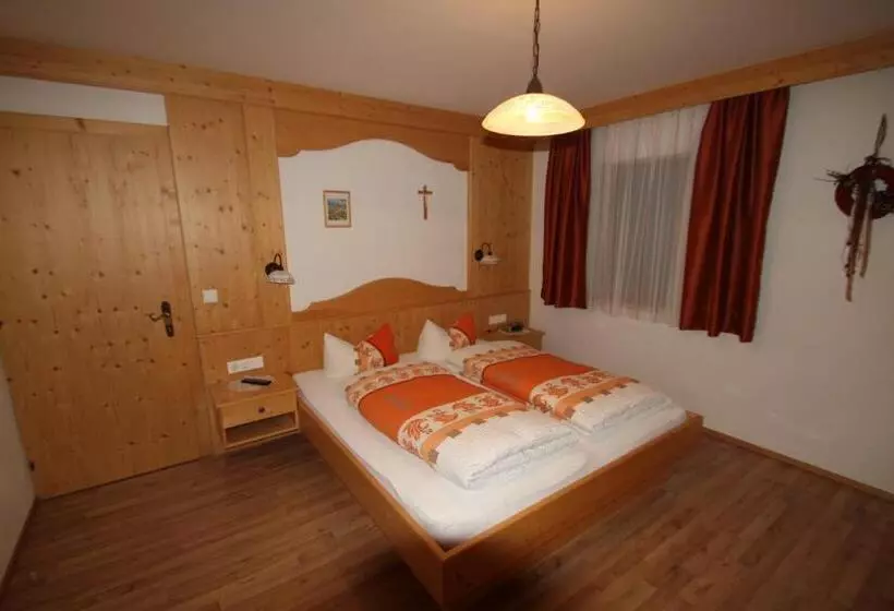 Hotelli Alpenbauernhof Gröbenhof