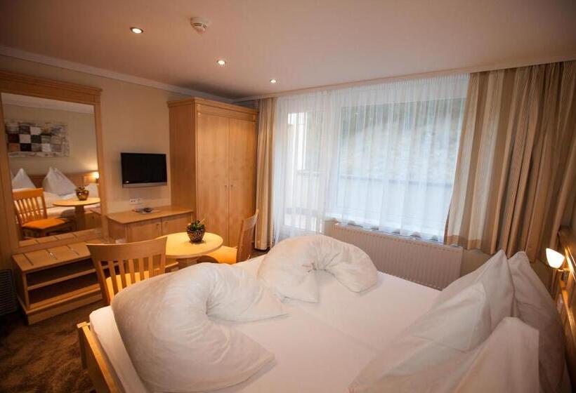 בית מלון כפרי Piz Arina