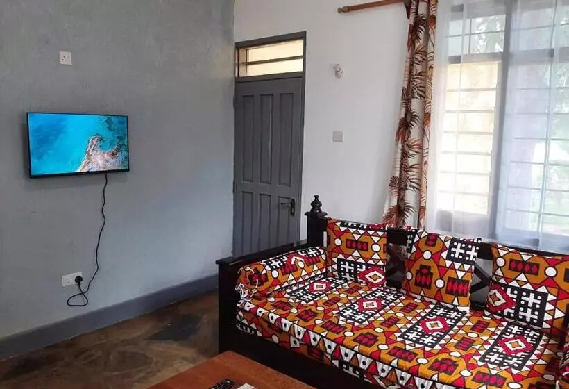 پانسیون Cycad Palm Diani