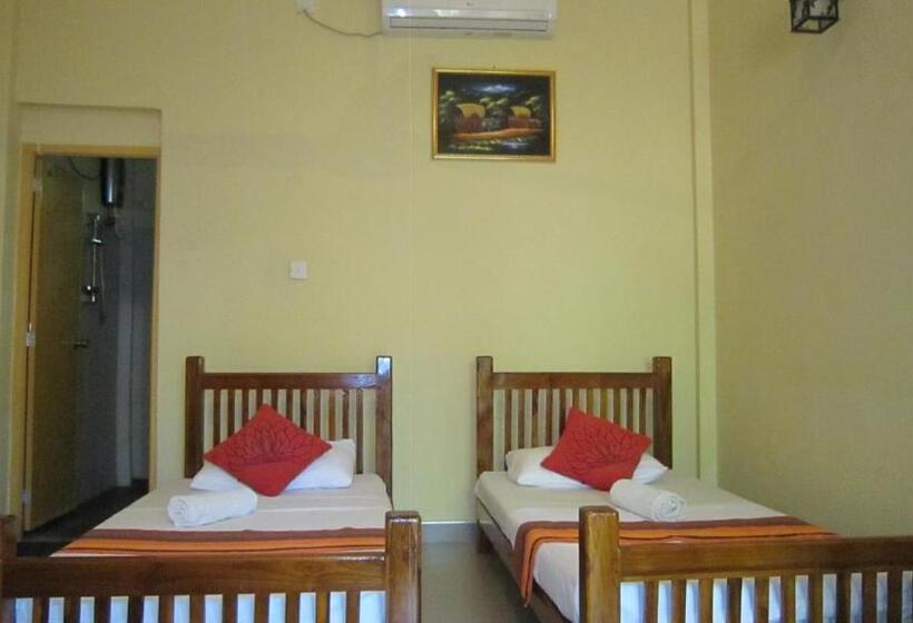 ペンション Dinuka Village