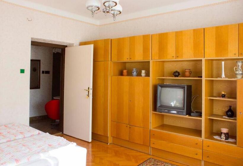 بنسيون Haus Margit