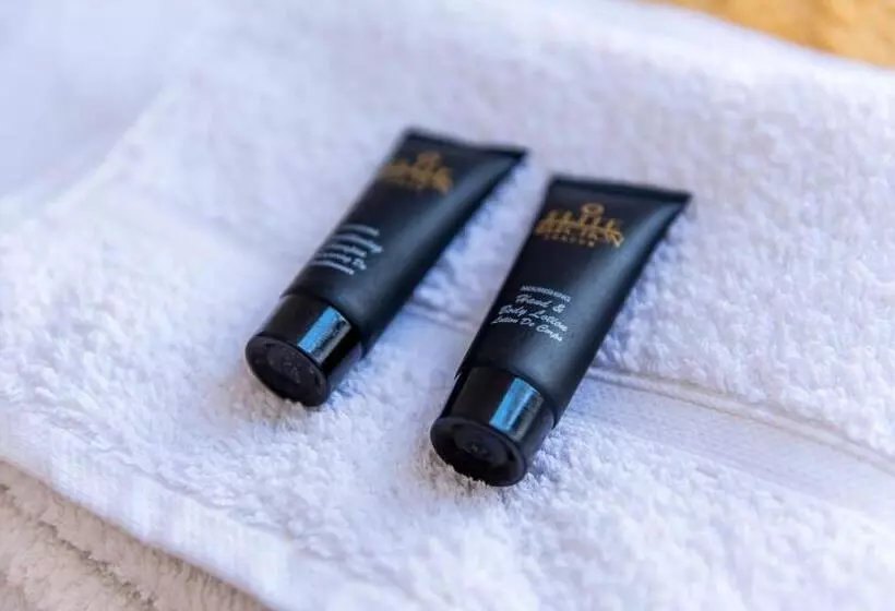 Characterful 2 Bed Apartment   Spacious & Comfy