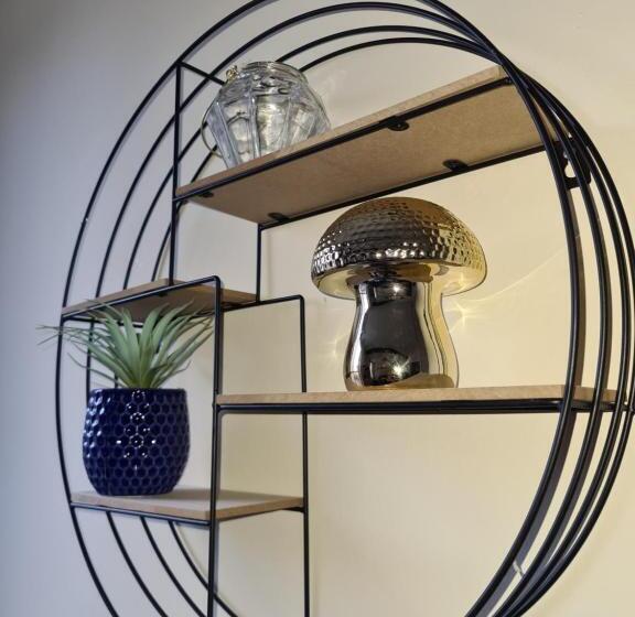 Characterful 2 Bed Apartment   Spacious & Comfy