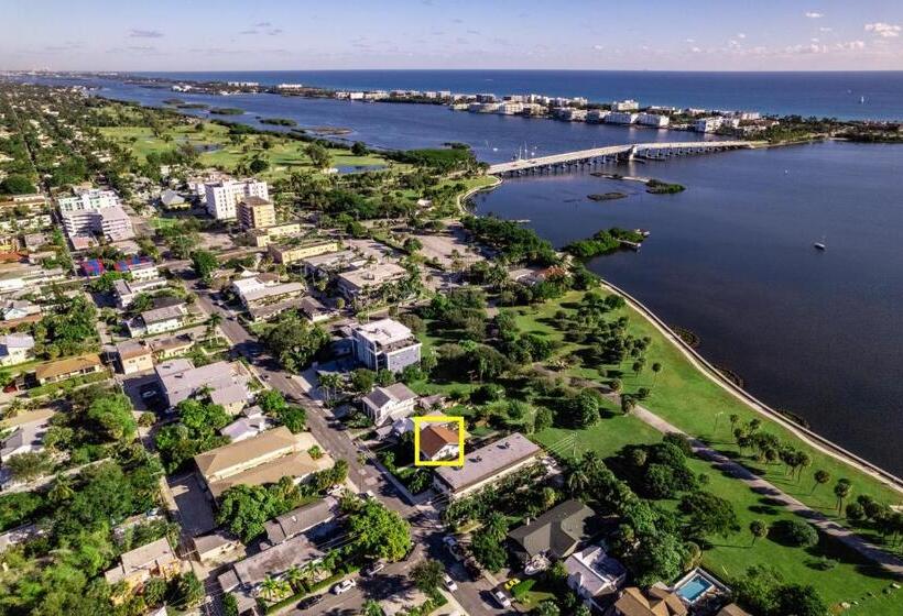 Historic Waterfront Estate With Yard & Modern Kitchen