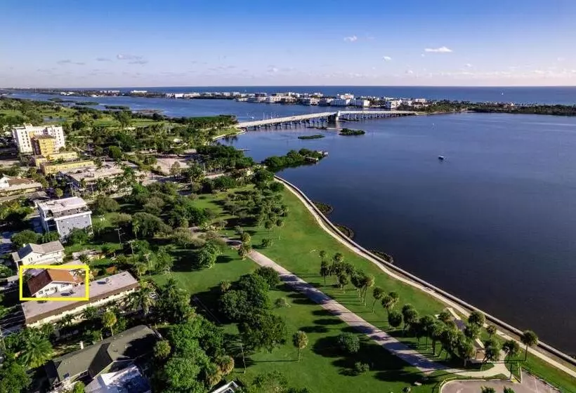 Historic Waterfront Estate With Yard & Modern Kitchen