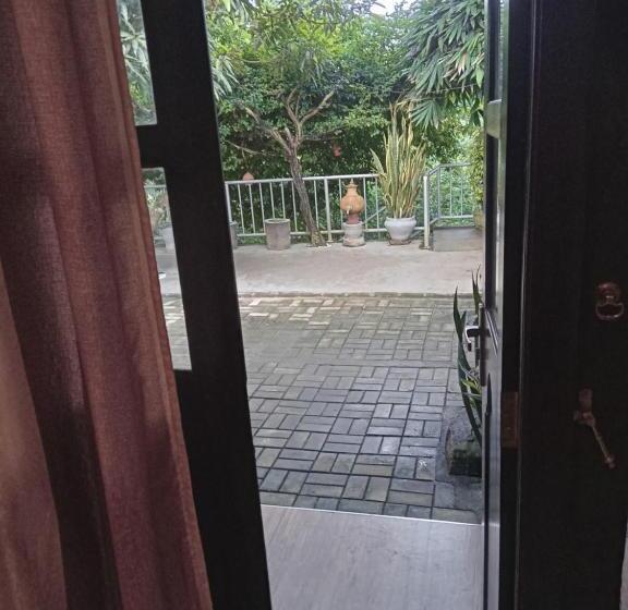 Pension (Hôtel basse catégorie) K6 Villa