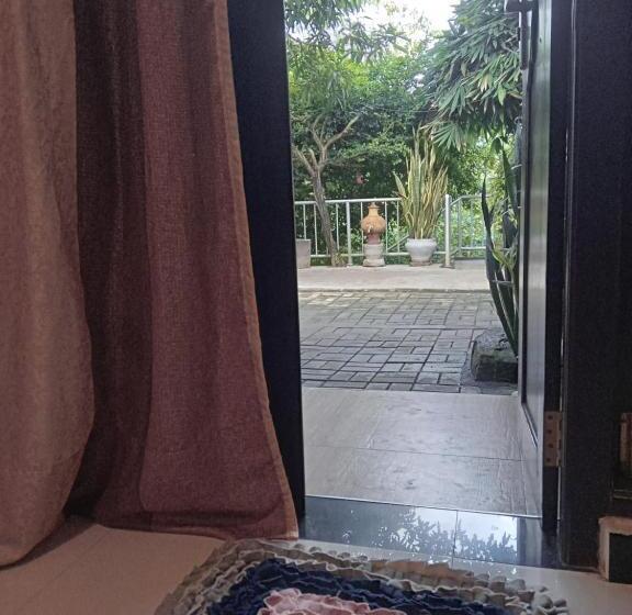 Pension (Hôtel basse catégorie) K6 Villa