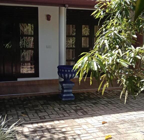 Pension (Hôtel basse catégorie) K6 Villa